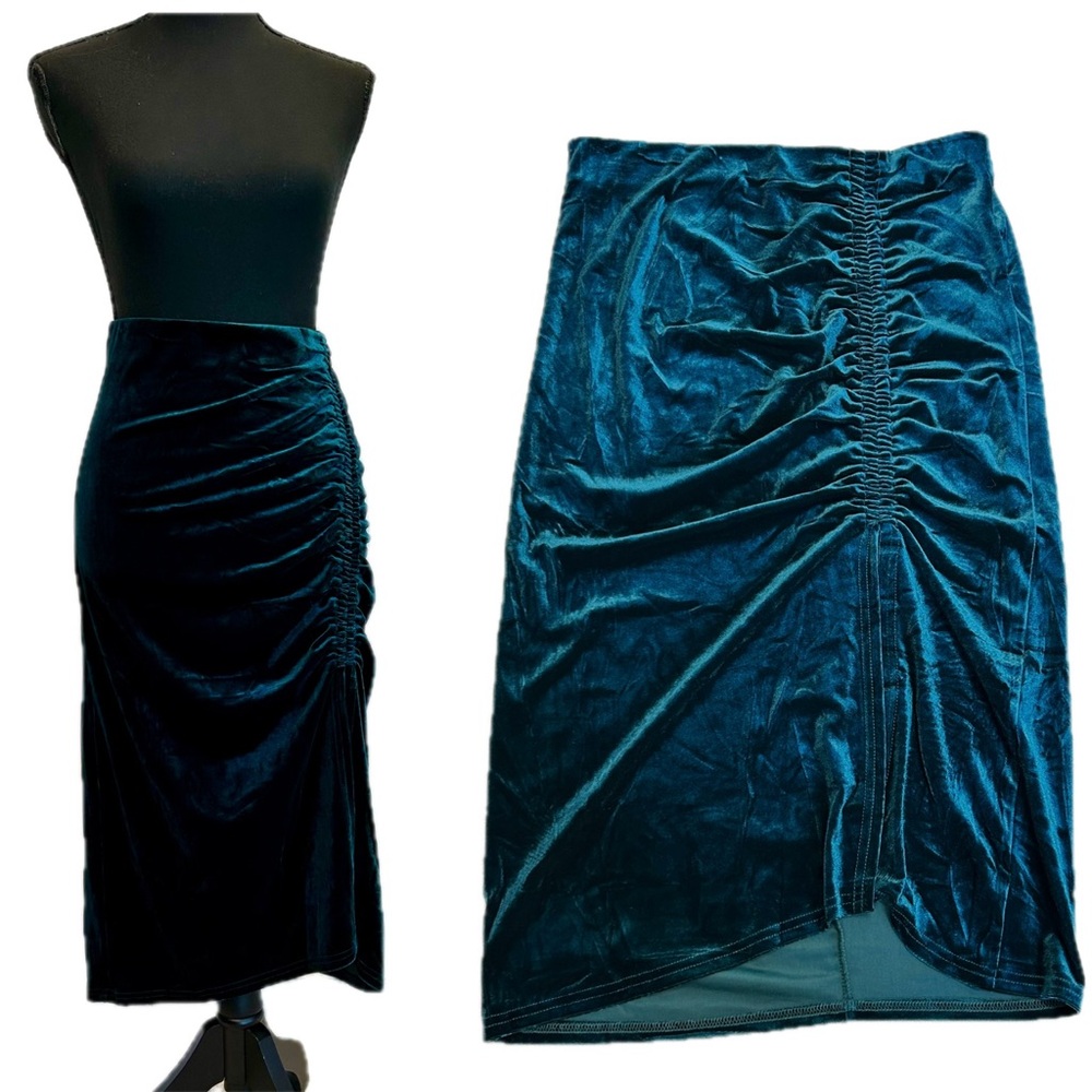 Laundry Shelli Segal aquamarine emerald green velvet ruched high slit midi skirt
